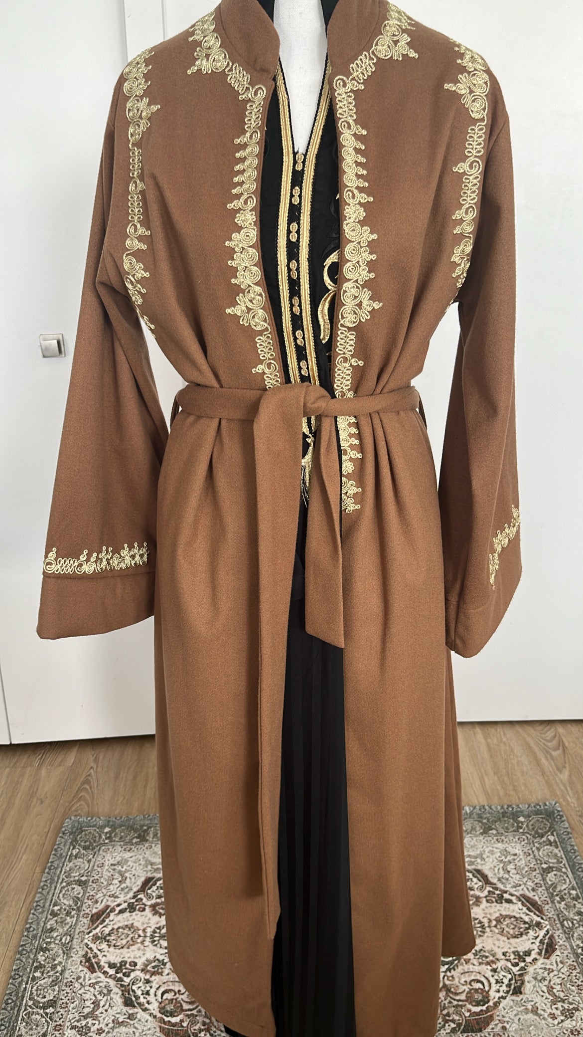 manteau brodé- camel