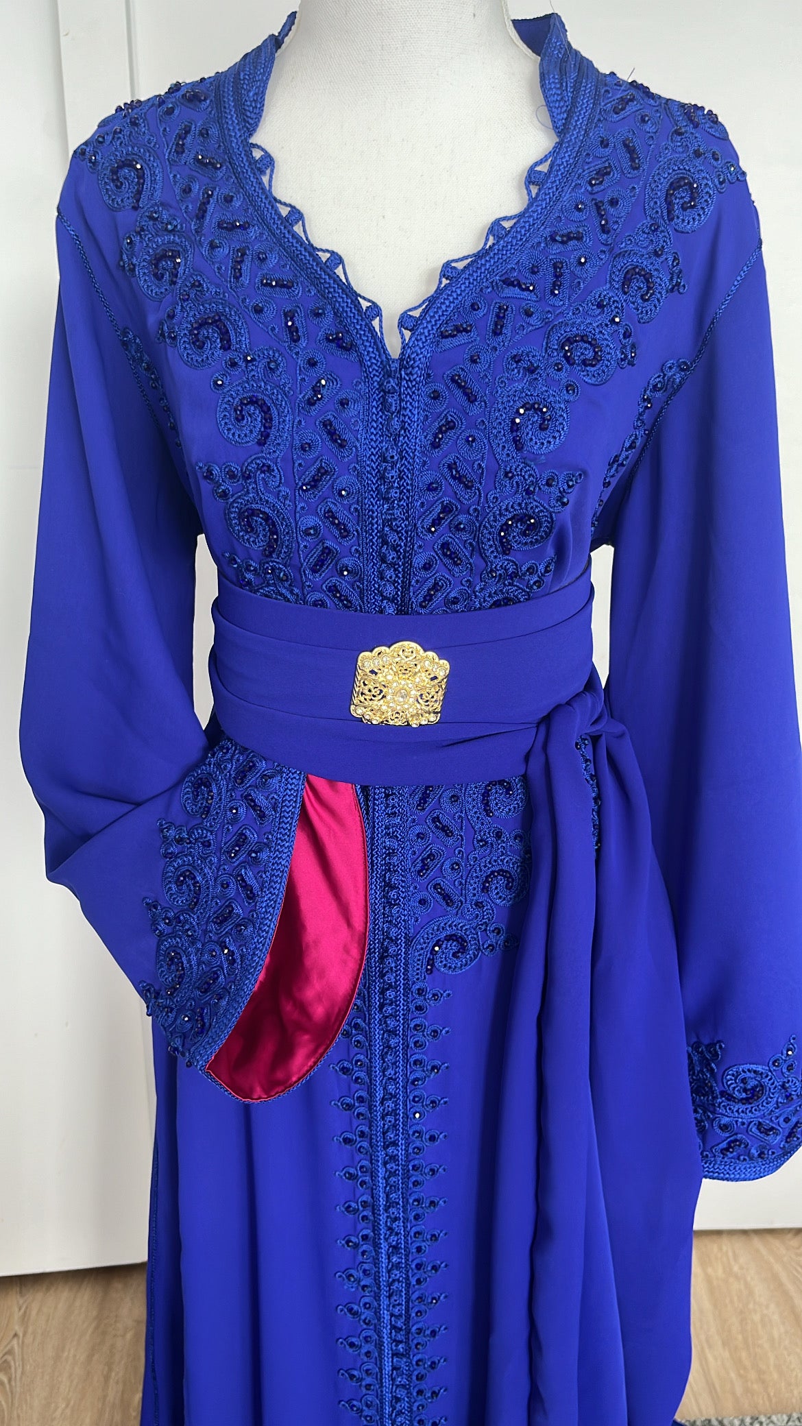 Caftan bleu royal doublure fuchsia Fayrouz