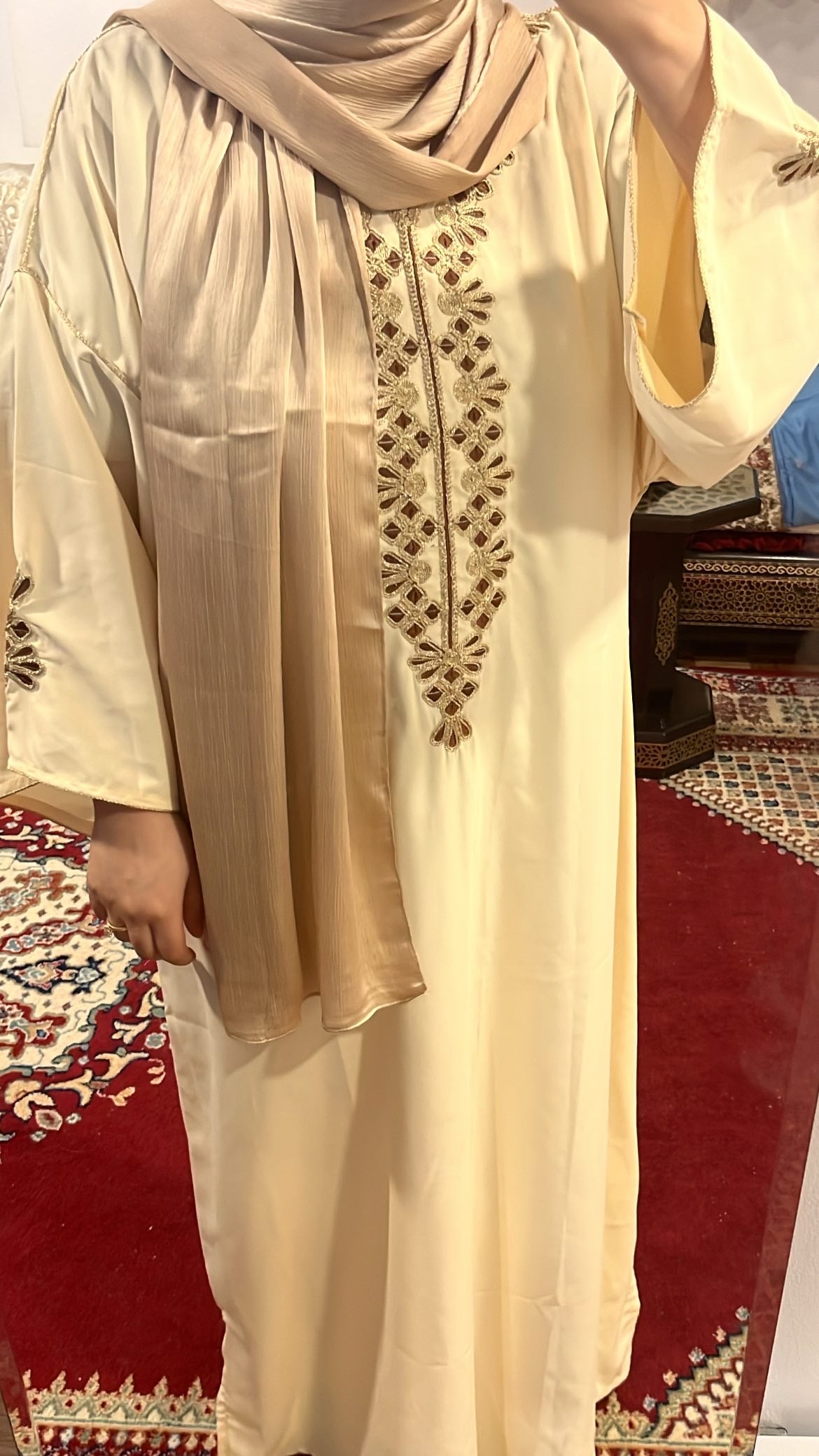 Caftan maison- Beige broderie en or