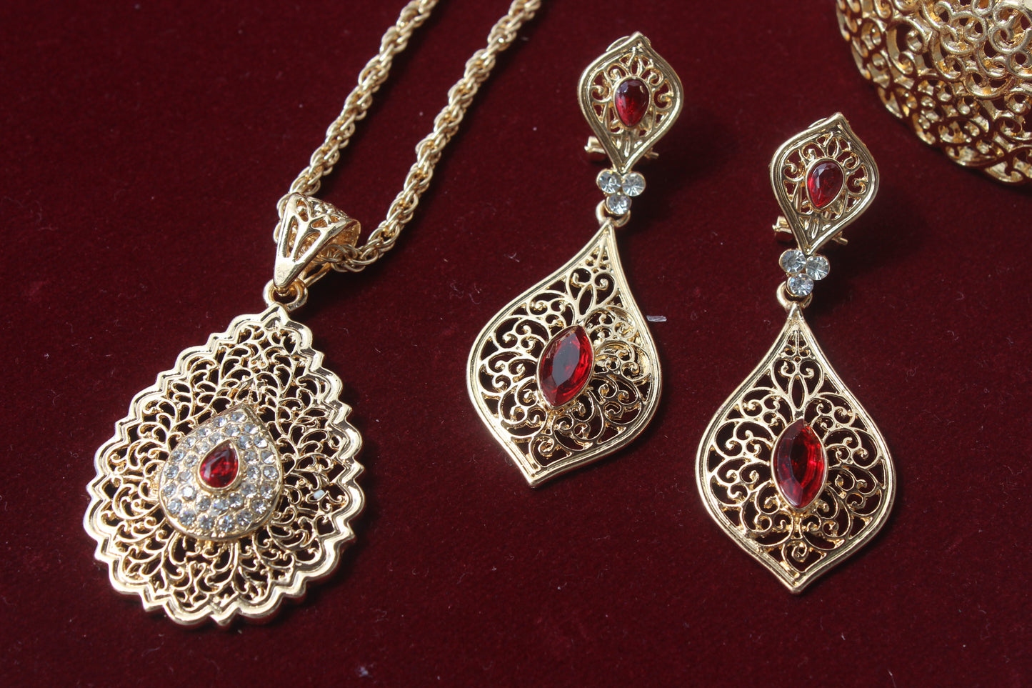 Ensemble ovale plaqué Or/ Rouge