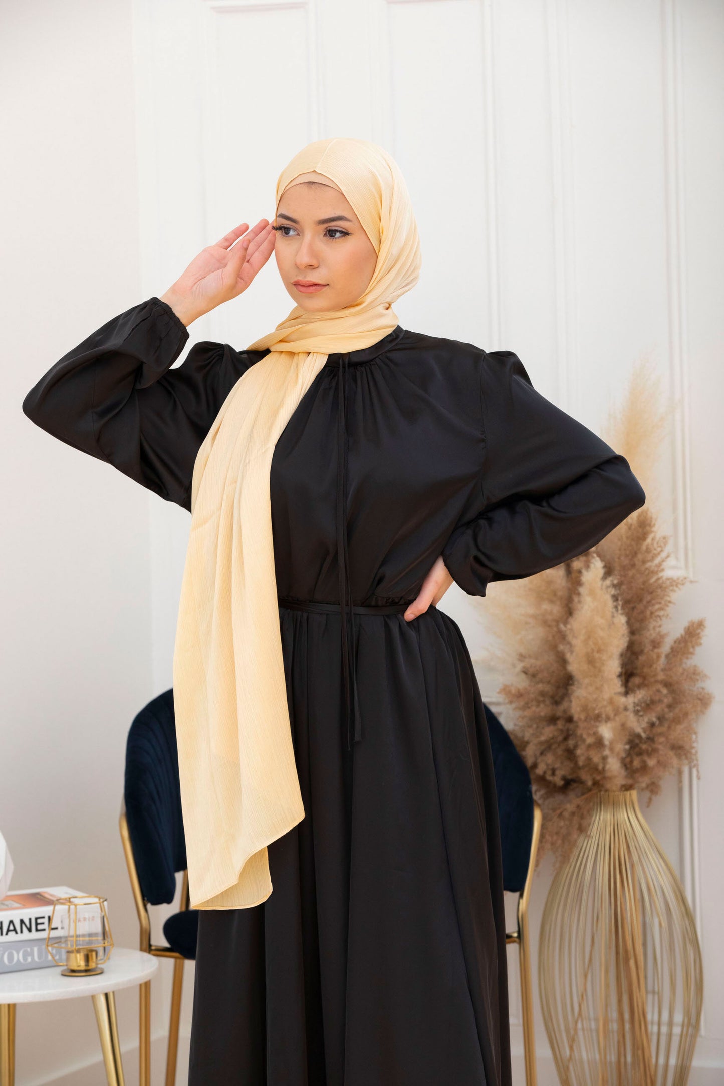 Robe évasée en satin- Charbon