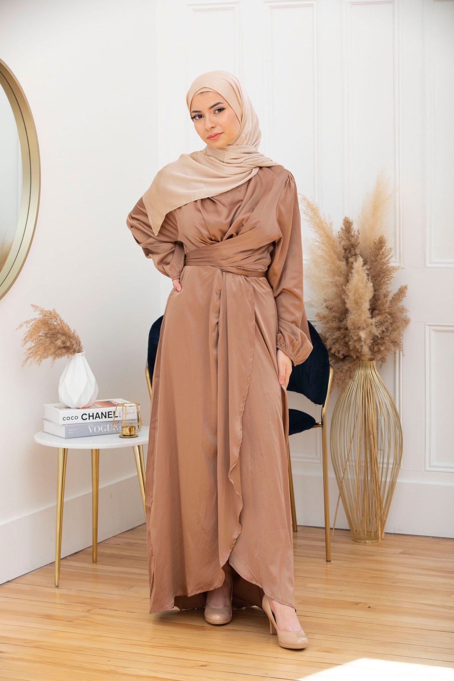 Robe croisée en satin- Sahara