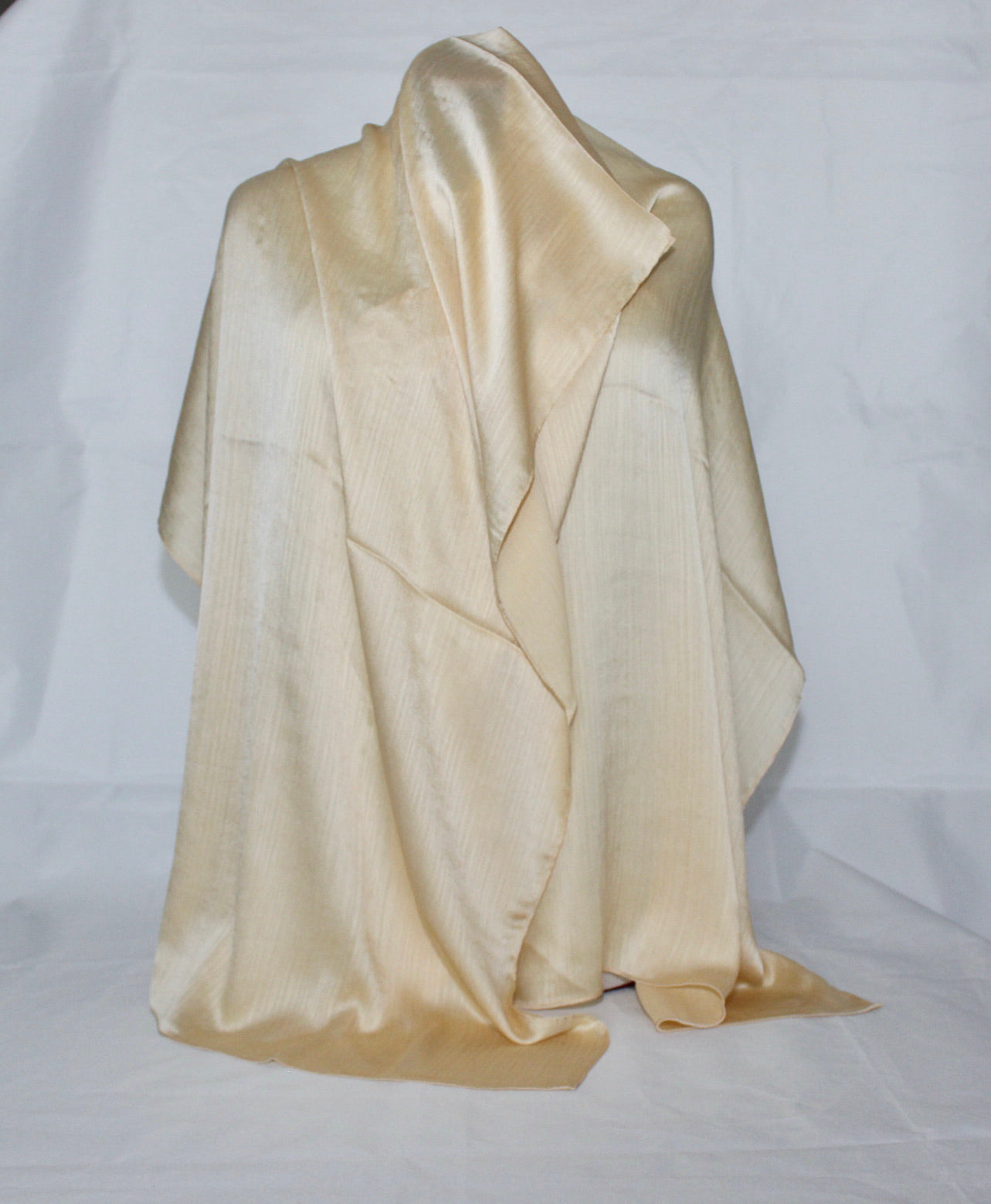 Hijab satin texture vanille