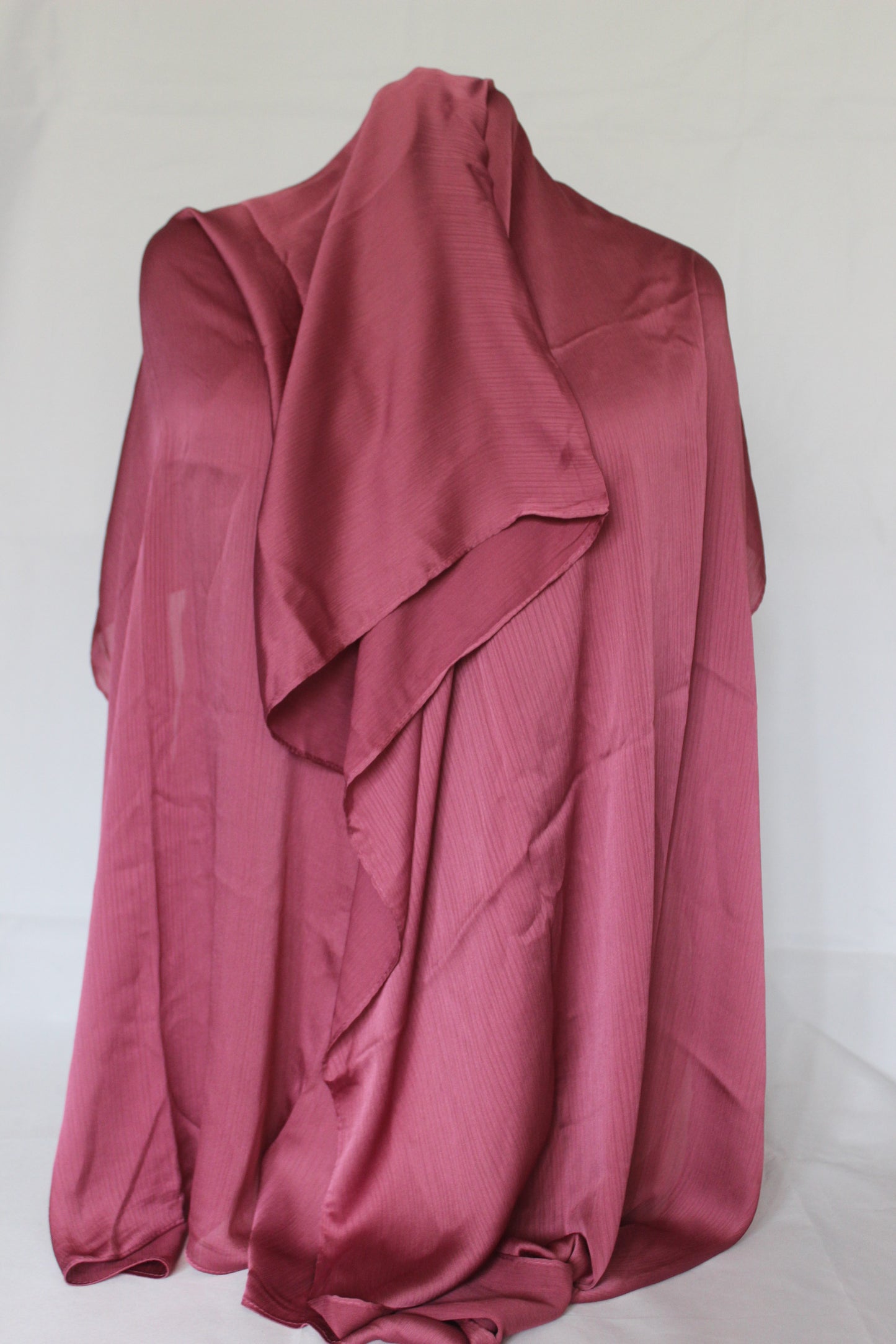 Hijab satin texture framboise