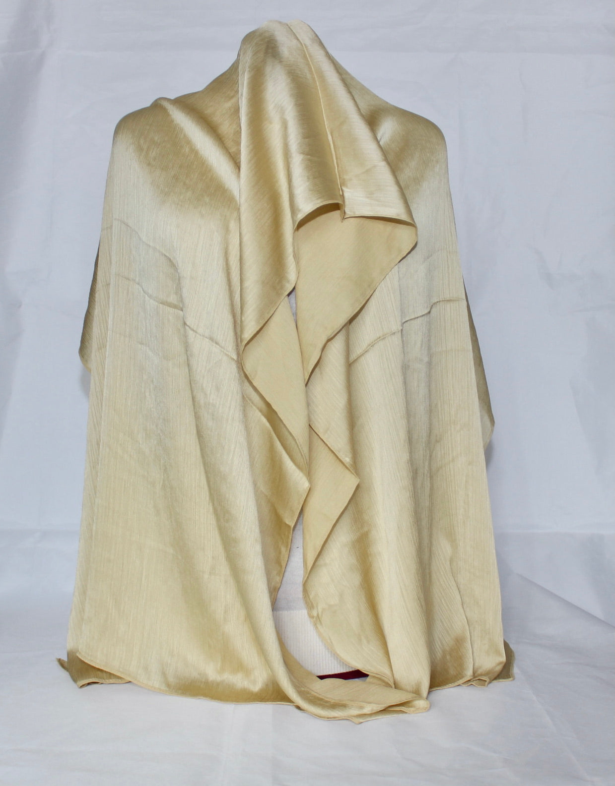 Hijab satin texture poussin