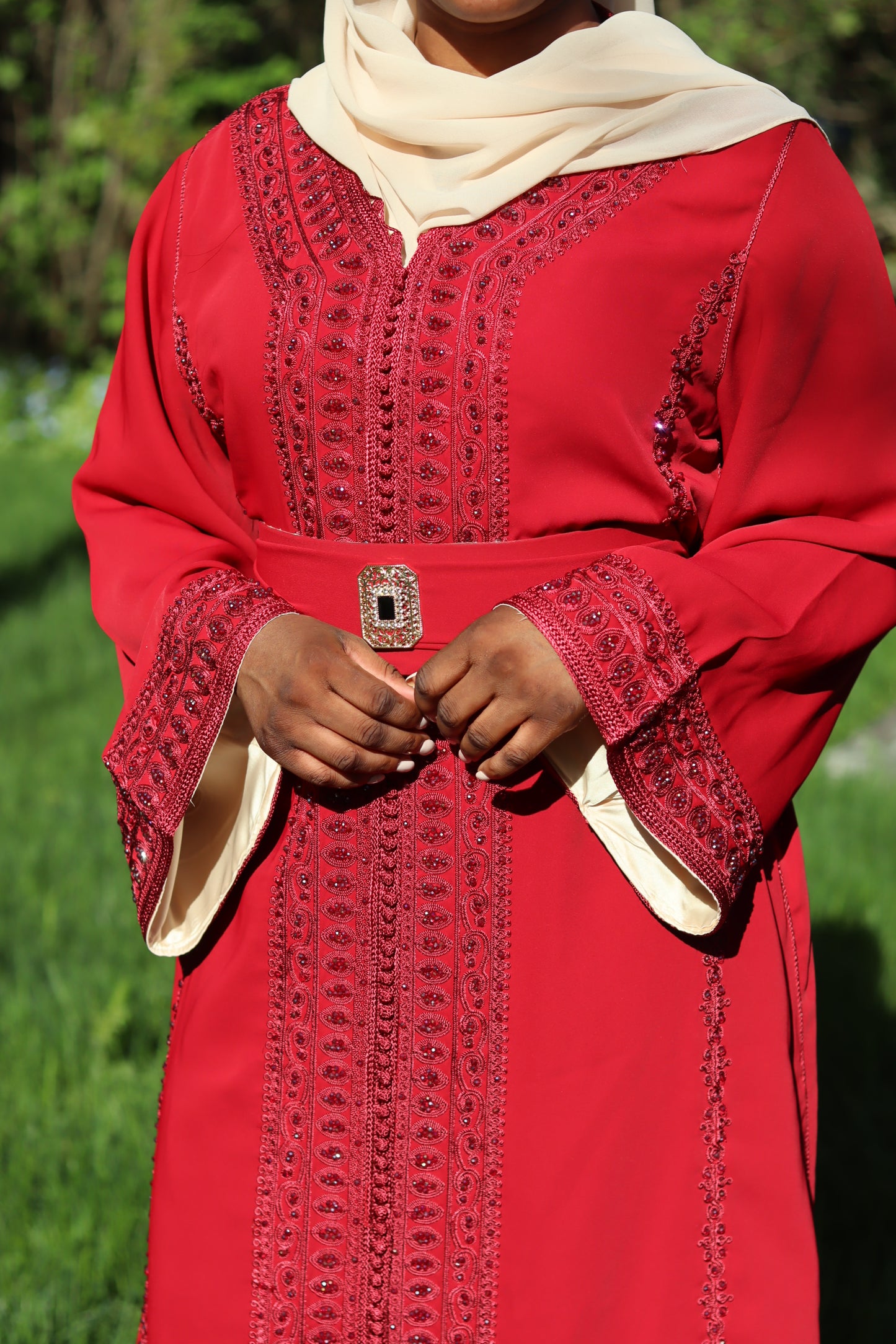 Caftan rouge royal doublure beige Fatima